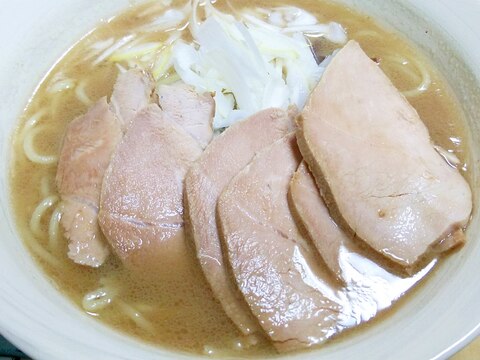 【濃厚豚骨スープ】塩豚骨ラーメン